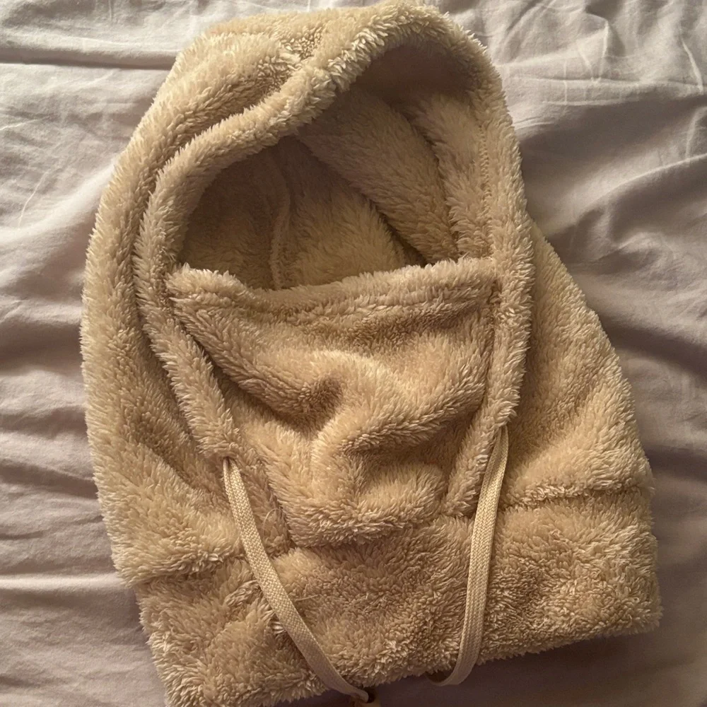 Helmet Hood (*Not Burton*) - Picture 2 of 3